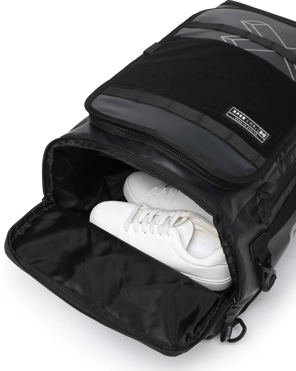 Comparto scarpe con zip dedicata